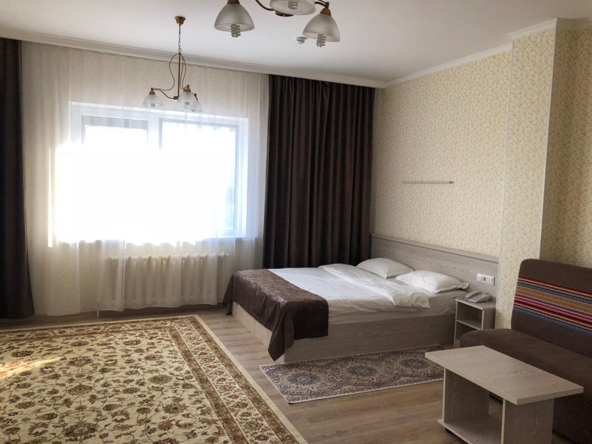 Union Plaza Hotel Astana Bagian luar foto