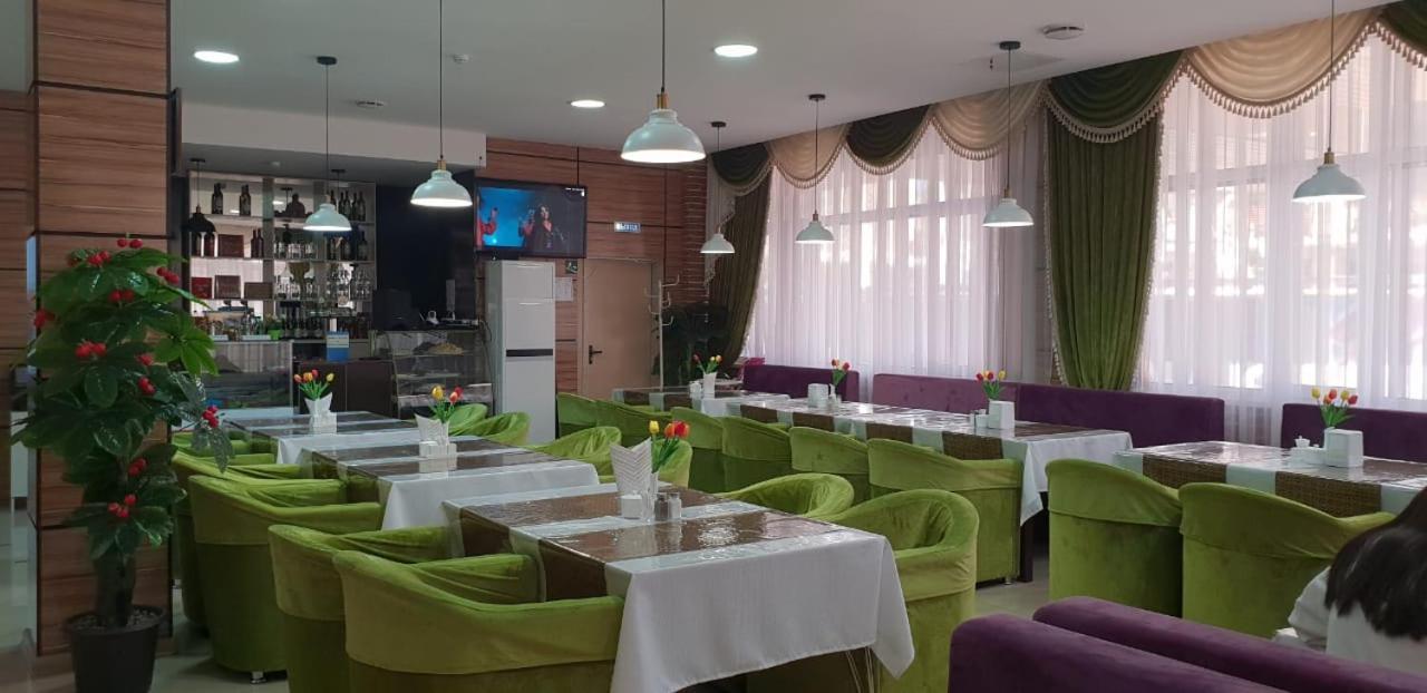 Union Plaza Hotel Astana Bagian luar foto