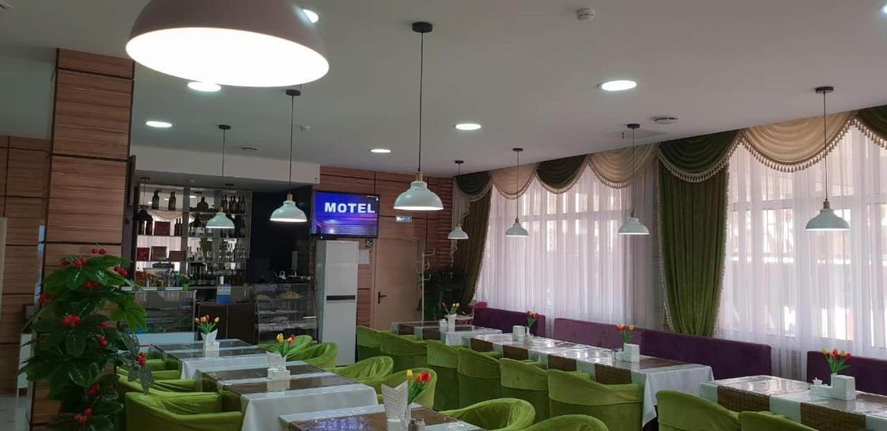 Union Plaza Hotel Astana Bagian luar foto